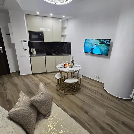 Hanza Tower Ajp Glamour High Floor Apartment